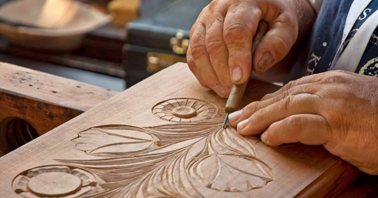 Engraving in wood carving