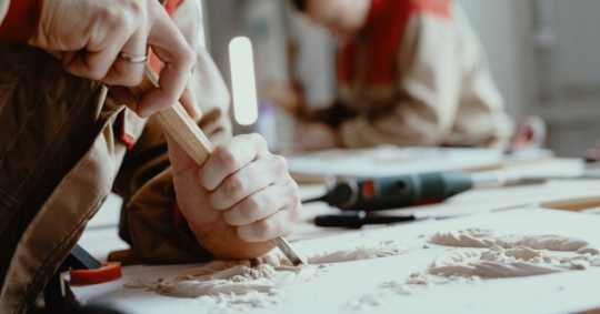 Essential safety tips for wood carving