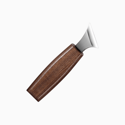 Wood carving knife with built-in safety features